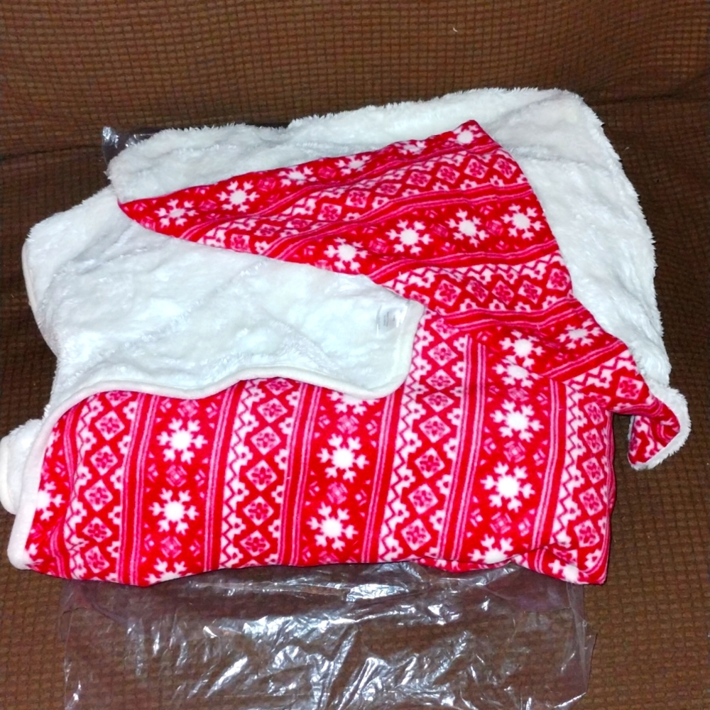 Throw Blanket with Snow Flakes